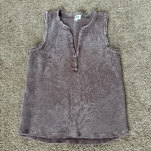 BKE sleeveless waffle stitched shirt